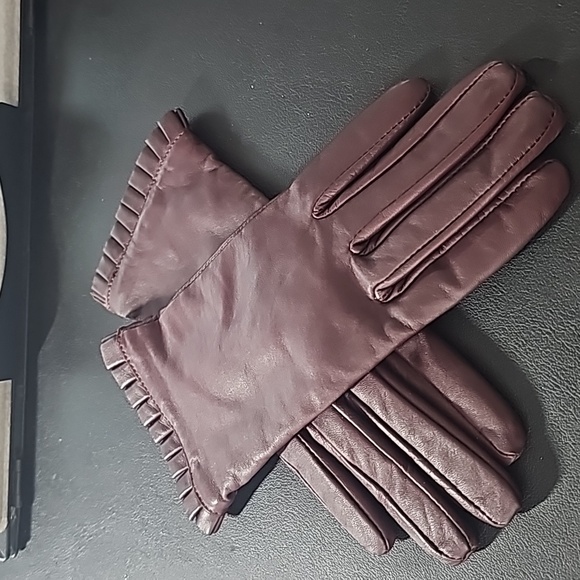 Ann Taylor Burgundy Leather Gloves - Picture 2 of 3
